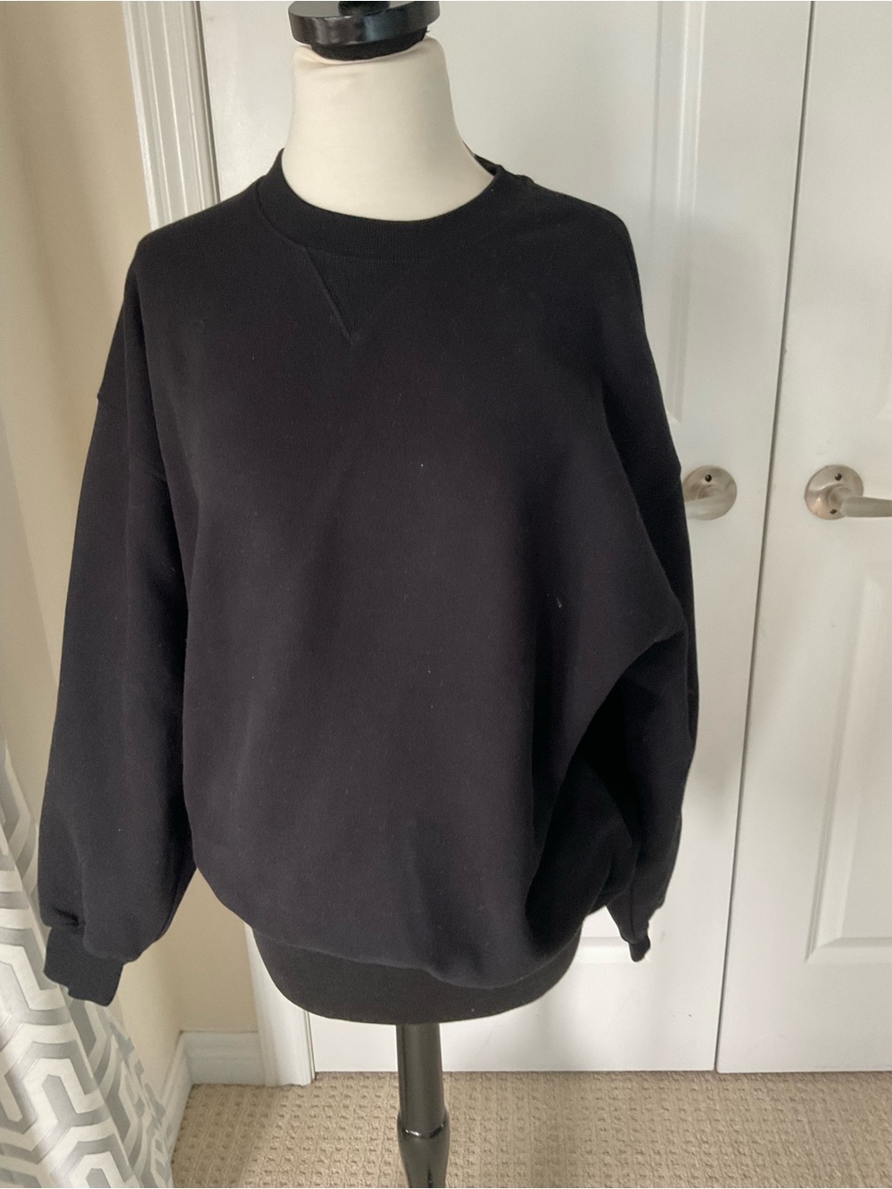 Aritzia Sweatfleece New Mega Crew Black Size XS NWT